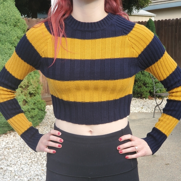 UO Striped Cropped Sweater - Picture 1 of 3